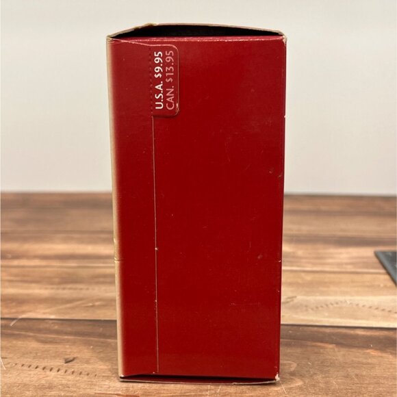 2003 HALLMARK ORNAMENT QXG2499 BEARING THE COLORS TEDDY BEAR THIMBLE SPOOL FLAG - Picture 5 of 13